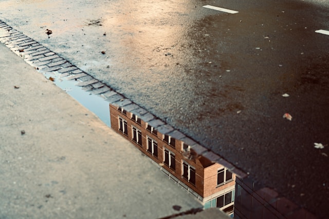 andra-c-taylor-jr-htJnvZiL9p0-unsplash Rapid Response for Emergency Water Damage